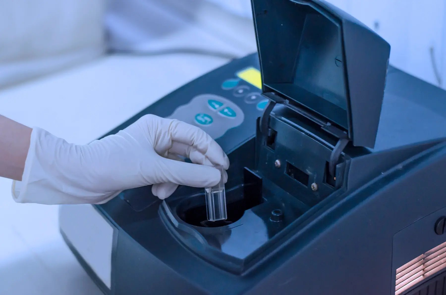 Person using a spectrophotometer