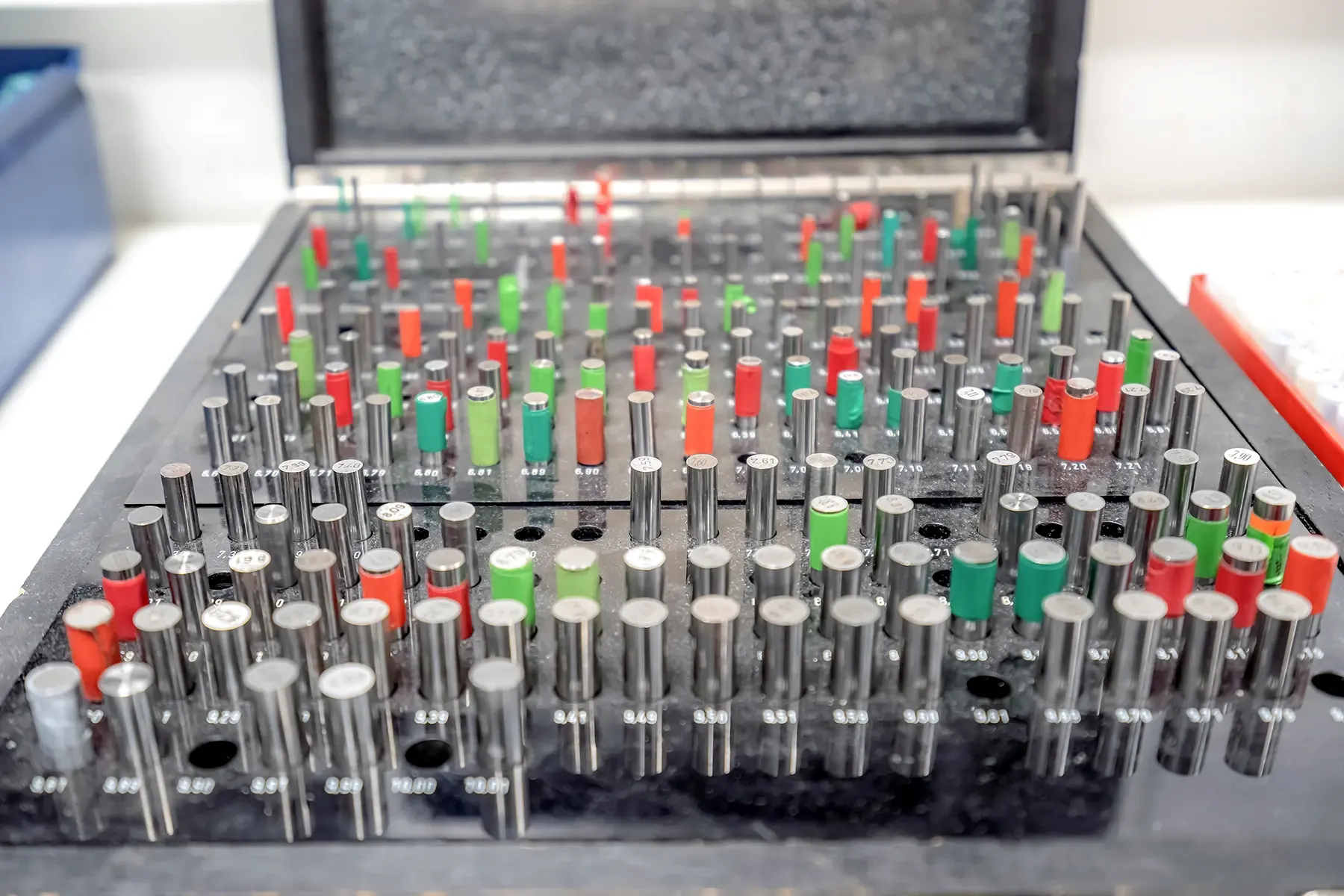 Pin Gauge Calibration: Tolerances, Methods, and Certification Requirements