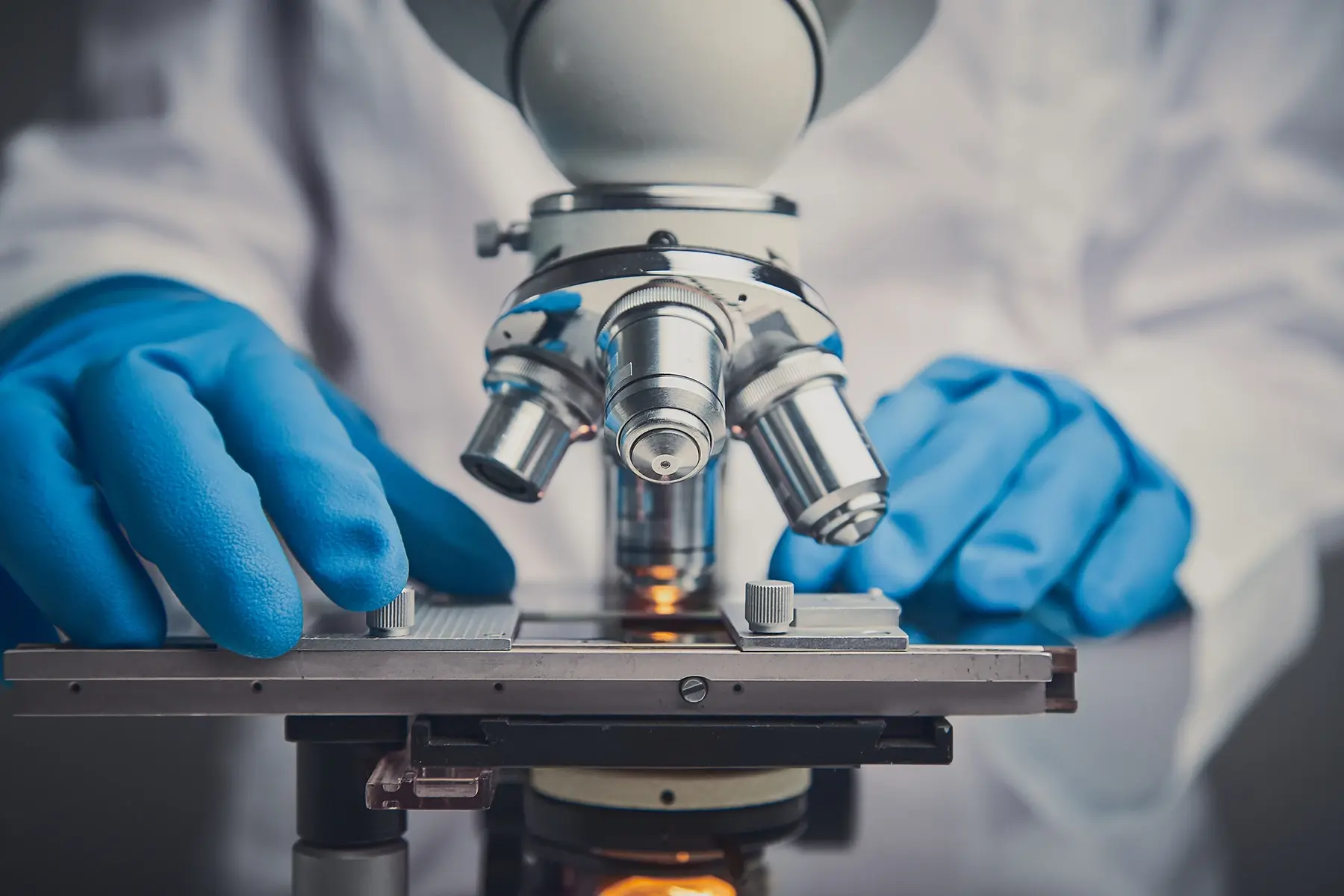 AdobeStock_312508645__Microscope__Large-Block